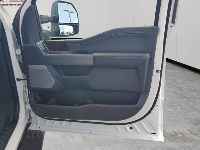 Photo of 2024 Star White Metallic Tri-Coat Ford F-250