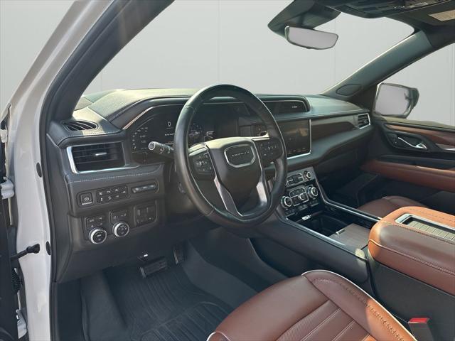 Photo of 2023 White Frost Tricoat GMC Yukon
