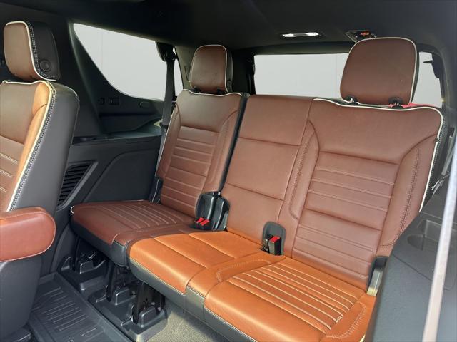 Photo of 2023 White Frost Tricoat GMC Yukon