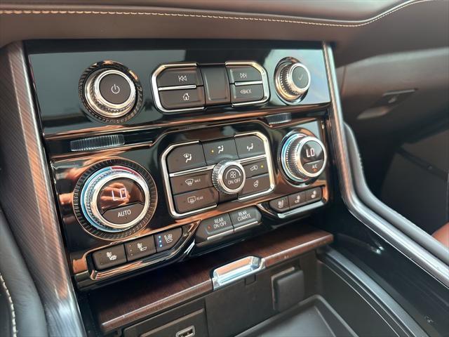 Photo of 2023 White Frost Tricoat GMC Yukon