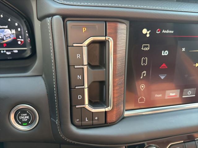 Photo of 2023 White Frost Tricoat GMC Yukon