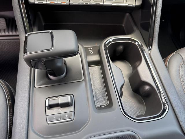 Photo of 2025 Onyx Black GMC Sierra 1500
