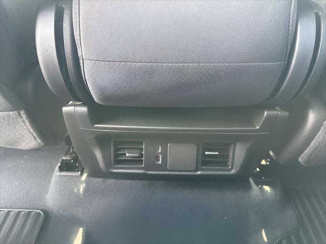 Photo of 2025 Summit White GMC Sierra 1500