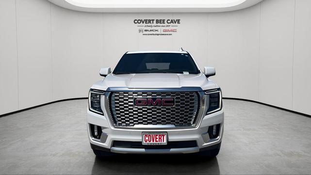 Photo of 2021 White Frost Tricoat GMC Yukon