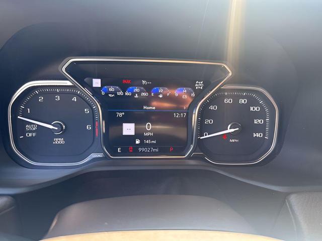 Photo of 2021 White Frost Tricoat GMC Yukon