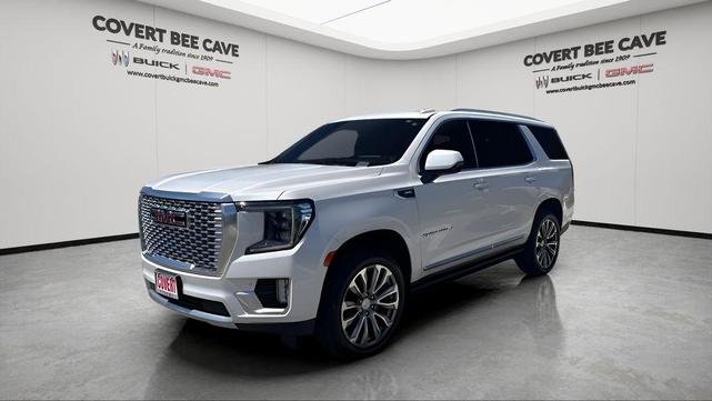 Photo of 2021 White Frost Tricoat GMC Yukon