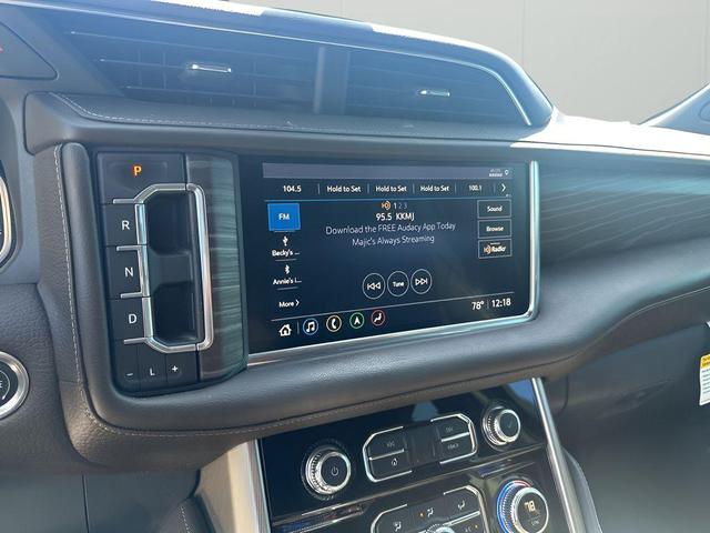 Photo of 2021 White Frost Tricoat GMC Yukon