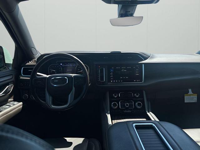 Photo of 2021 White Frost Tricoat GMC Yukon