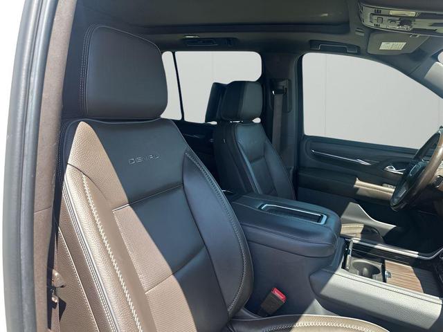 Photo of 2021 White Frost Tricoat GMC Yukon