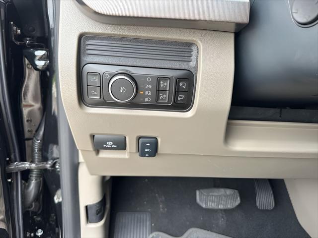 Photo of 2025 Black Metallic Ford F-250