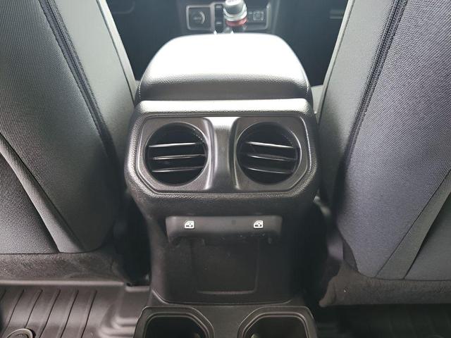Photo of 2024 Silver Zynith Clearcoat Jeep Wrangler