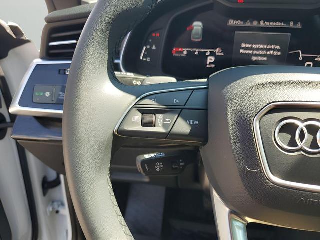 Photo of 2023 Carrara White Audi Q8