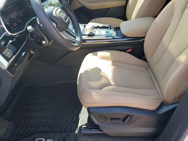 Photo of 2023 Carrara White Audi Q8