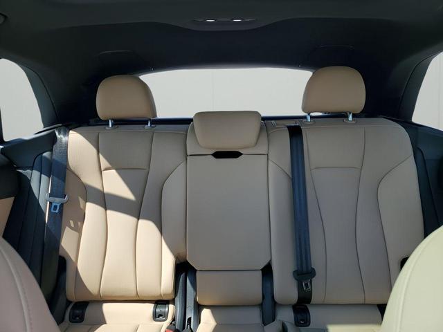 Photo of 2023 Carrara White Audi Q8