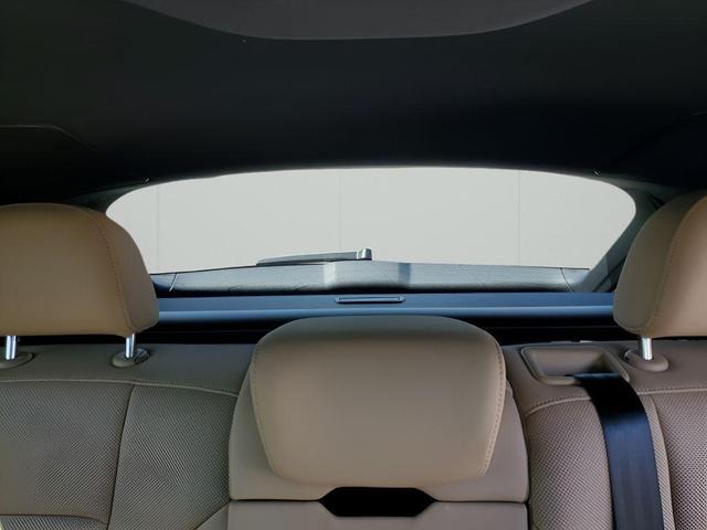 Photo of 2023 Carrara White Audi Q8