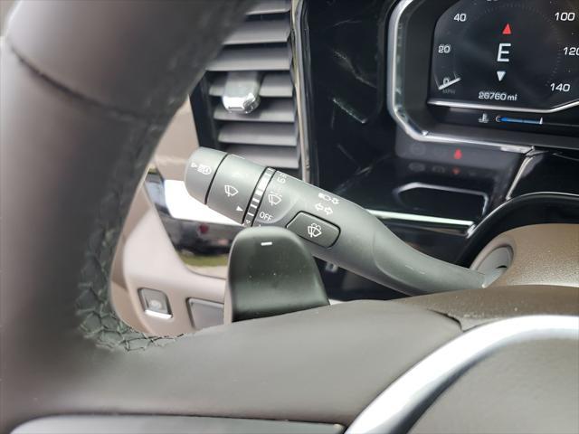 Photo of 2024 Summit White GMC Sierra 1500