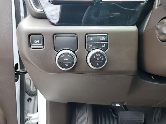 Photo of 2024 Summit White GMC Sierra 1500