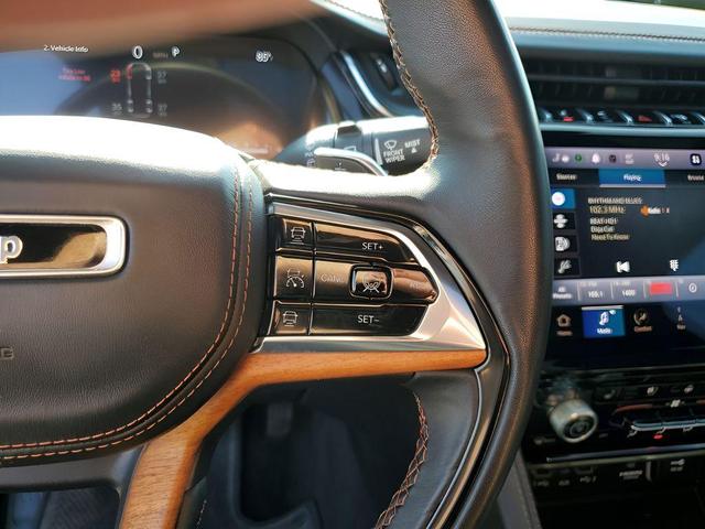 Photo of 2024 Diamond Black Crystal Pearlcoat Jeep Grand Cherokee L
