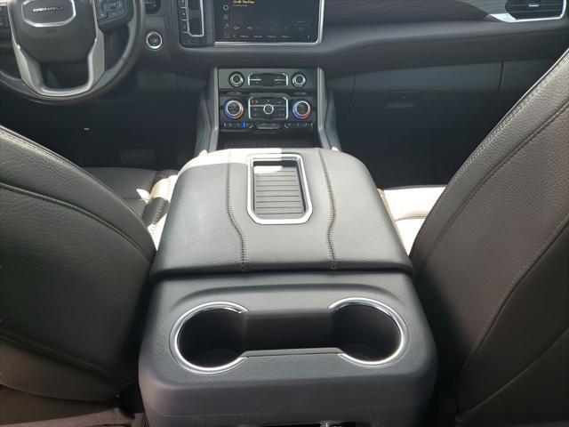 Photo of 2022 White Frost Tricoat GMC Yukon