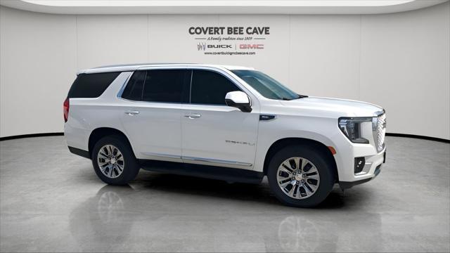 Photo of 2022 White Frost Tricoat GMC Yukon