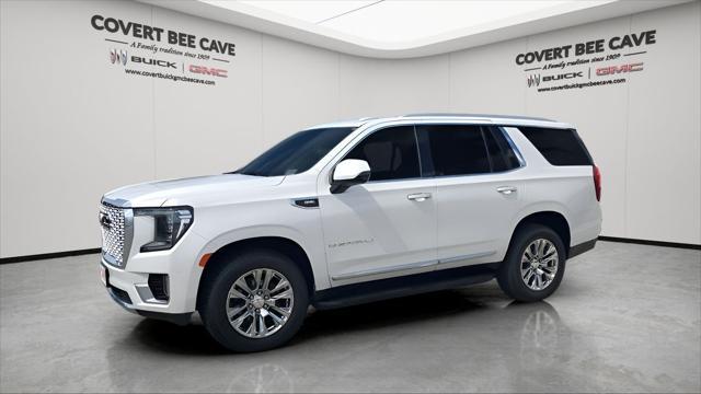 Photo of 2022 White Frost Tricoat GMC Yukon