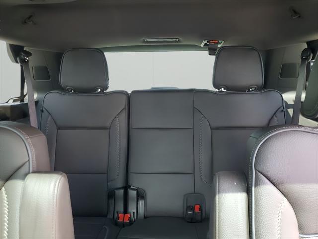 Photo of 2022 White Frost Tricoat GMC Yukon