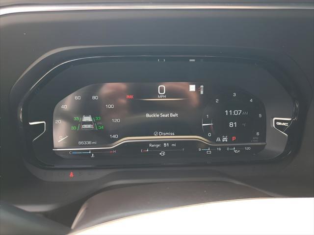 Photo of 2022 White Frost Tricoat GMC Yukon