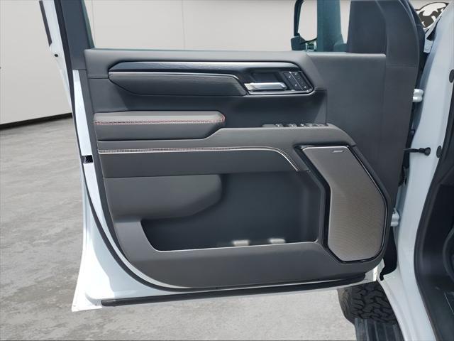 Photo of 2025 Summit White GMC Sierra 2500