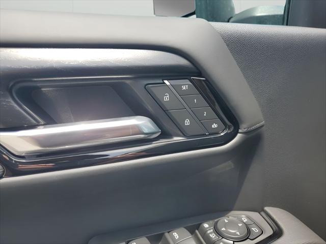 Photo of 2025 Summit White GMC Sierra 2500