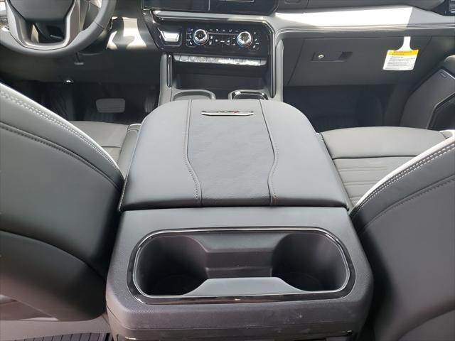 Photo of 2025 Summit White GMC Sierra 2500