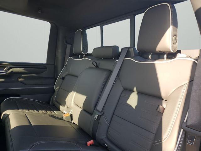 Photo of 2025 Summit White GMC Sierra 2500