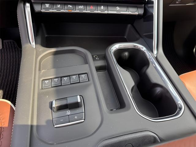 Photo of 2025 White GMC Sierra 2500