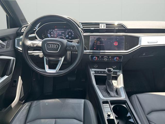 Photo of 2021 Mythos Black Metallic Audi Q3