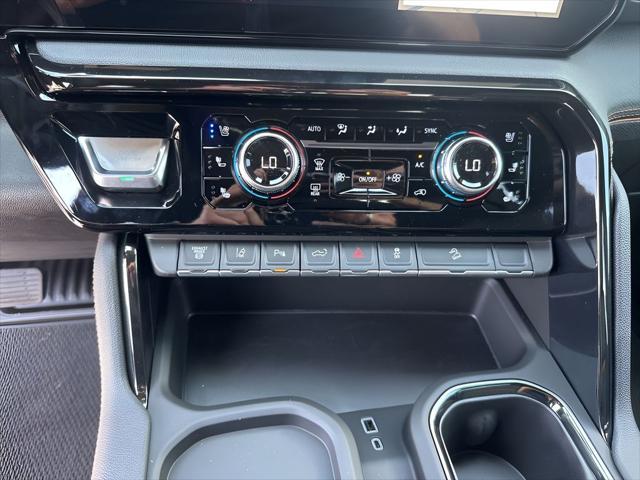 Photo of 2025 Summit White GMC Sierra 2500