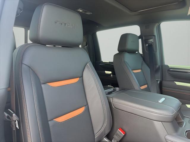 Photo of 2025 Summit White GMC Sierra 2500