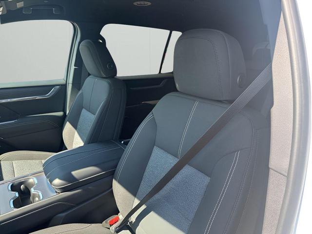 Photo of 2026 Summit White GMC Acadia