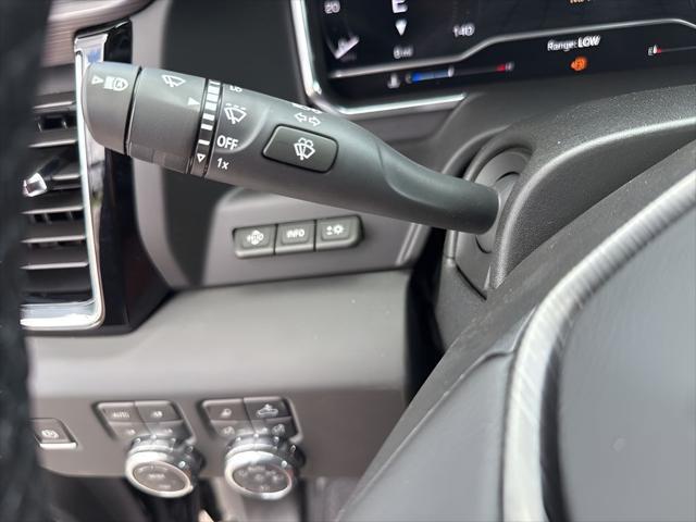 Photo of 2025 Onyx Black GMC Sierra 2500
