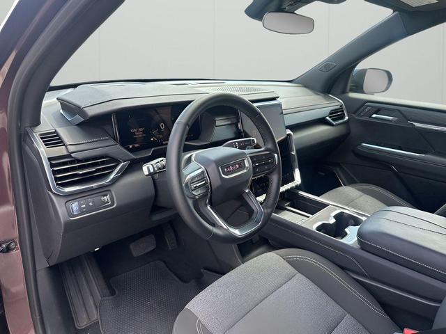 Photo of 2025 Crystal Metallic GMC Acadia