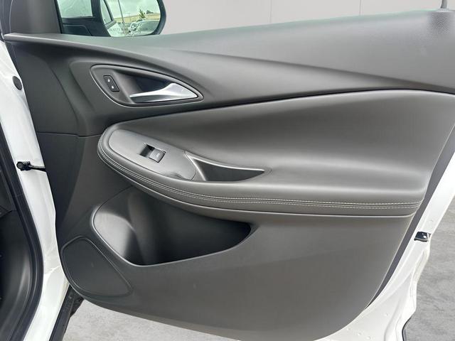 Photo of 2025 Summit White Buick Encore GX