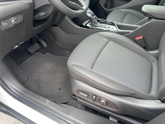 Photo of 2025 Summit White Buick Encore GX