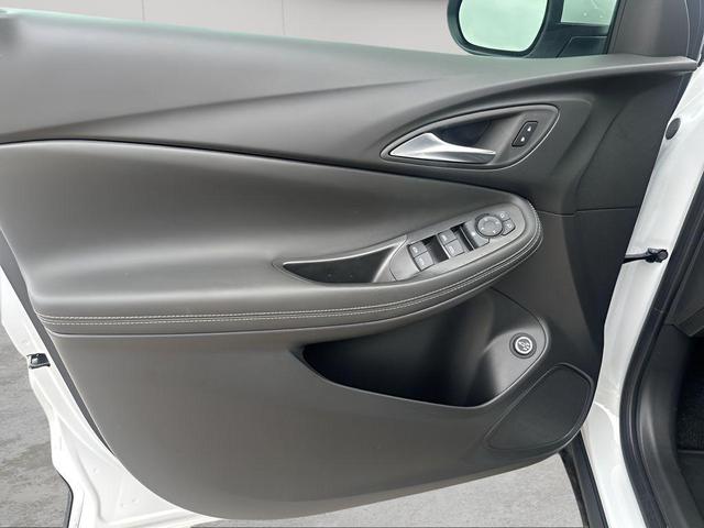Photo of 2025 Summit White Buick Encore GX