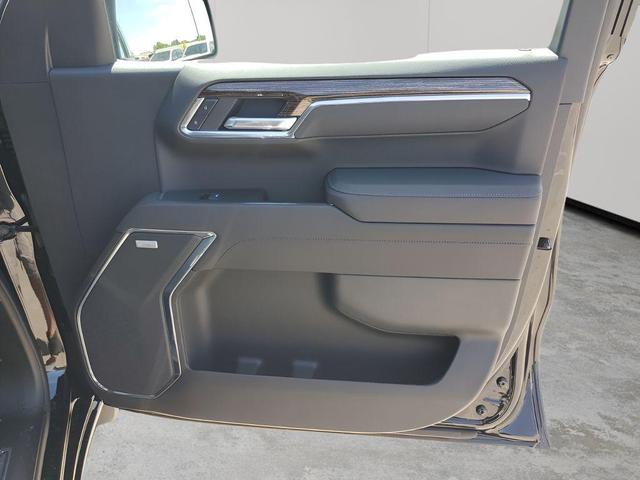 Photo of 2025 Onyx Black GMC Sierra 1500