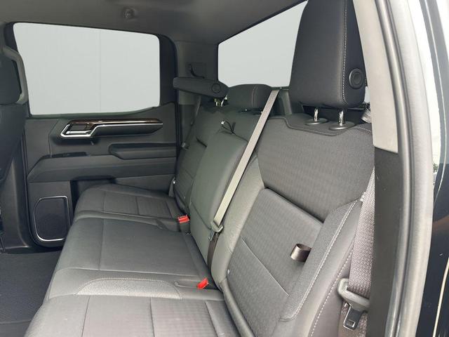 Photo of 2023 Onyx Black GMC Sierra 1500
