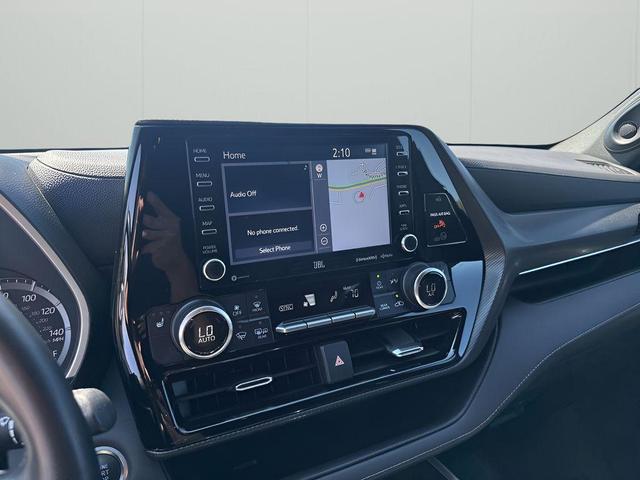 Photo of 2021 Celestial Silver Metallic Toyota Highlander