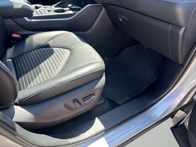 Photo of 2021 Celestial Silver Metallic Toyota Highlander