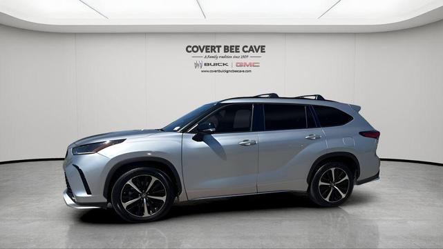 Photo of 2021 Celestial Silver Metallic Toyota Highlander