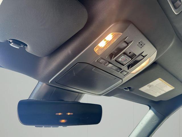 Photo of 2021 Celestial Silver Metallic Toyota Highlander
