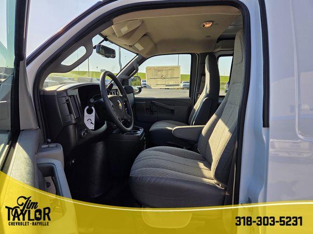 Photo of 2025 Summit White Chevrolet Express 2500