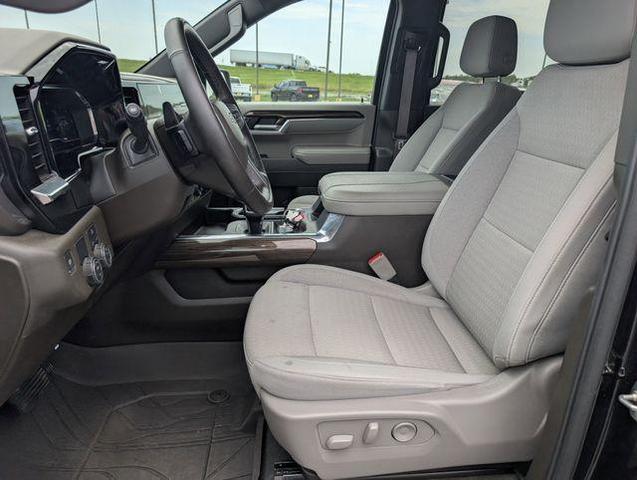Photo of 2024 Black Chevrolet Silverado 1500