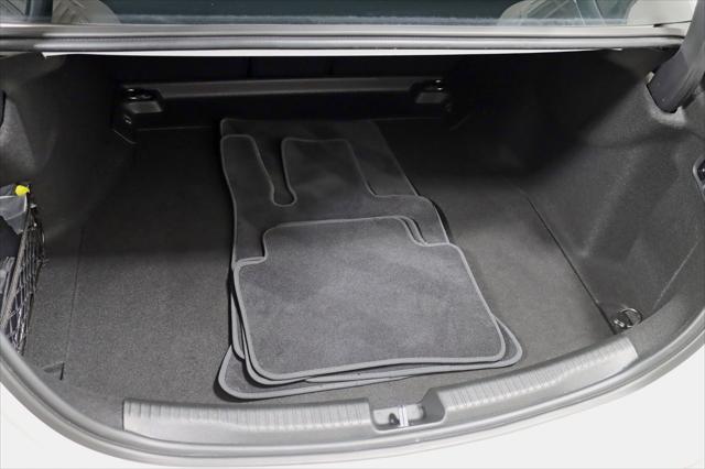 Photo of 2023 Polar White Mercedes-Benz AMG C 43